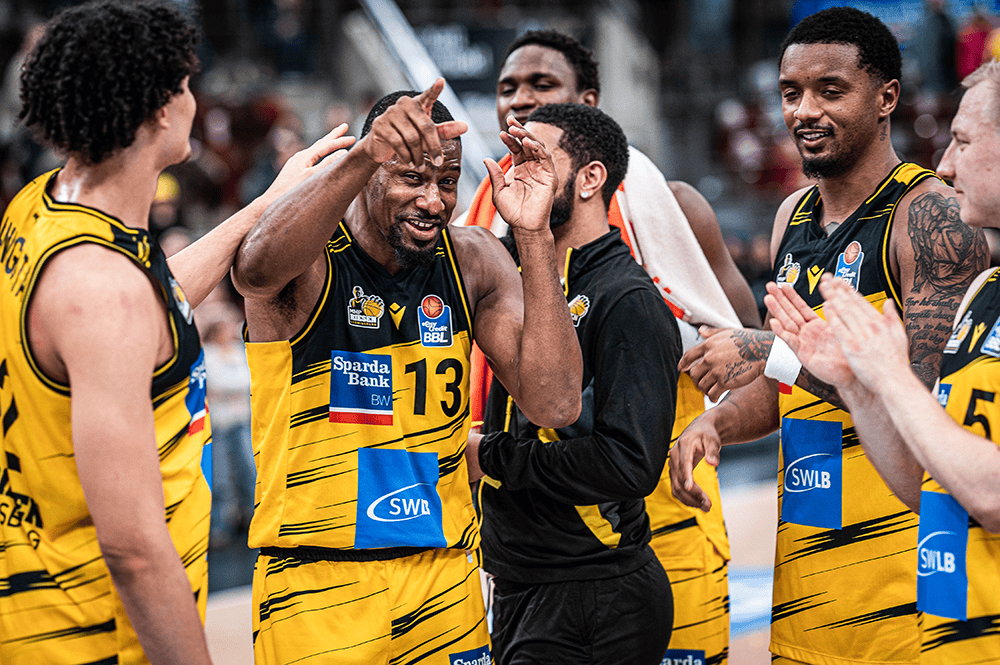 Maillot Macron MHP Riesen Ludwigsburg Smanicato 2018 - Canotta Basket Neuve Réf 58099705